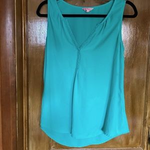 Turquoise sleeveless Candie’s top Size Medium